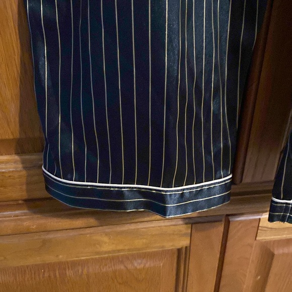 Jones New York Pajama Set. - Picture 6 of 8
